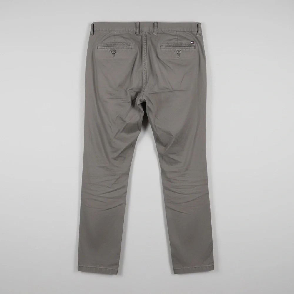 Tommy Hilfiger Custom Fit Gray Chino Pants Mens 32x32 Cotton Flat Front